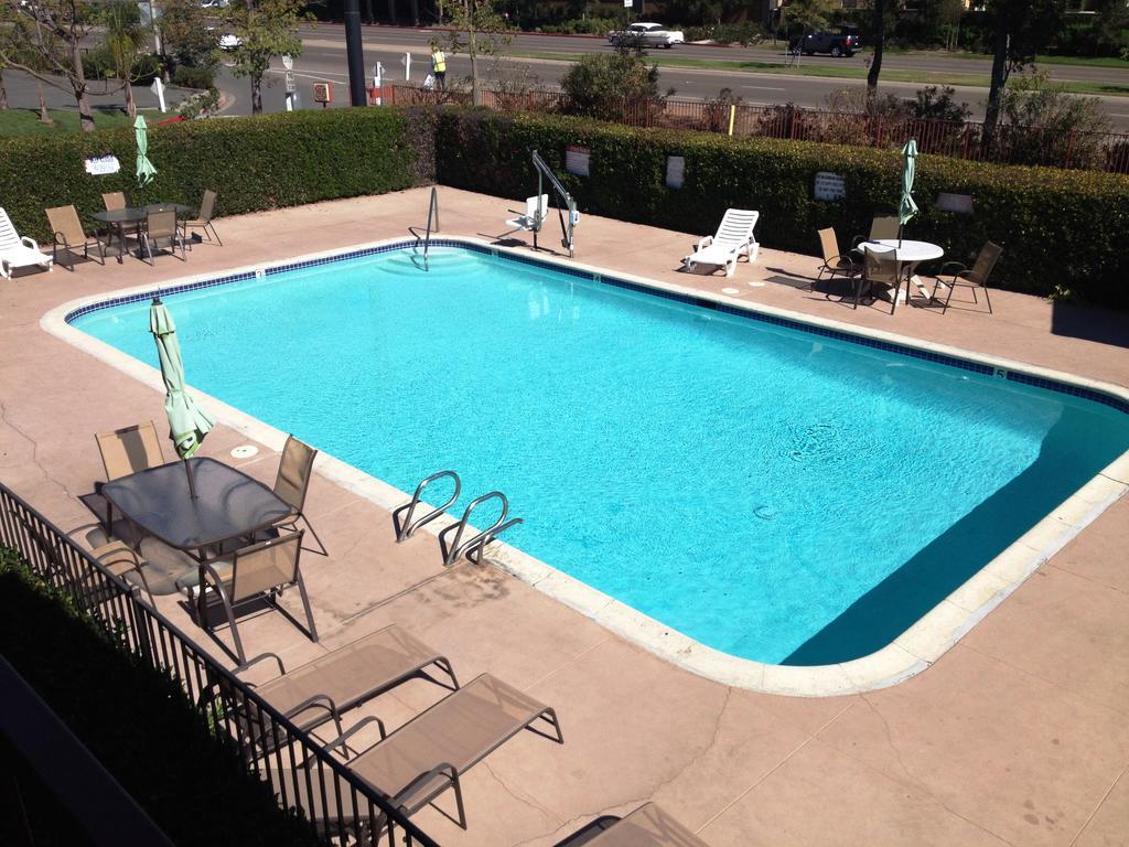 Americas Best Value Inn & Suites Escondido Exteriör bild