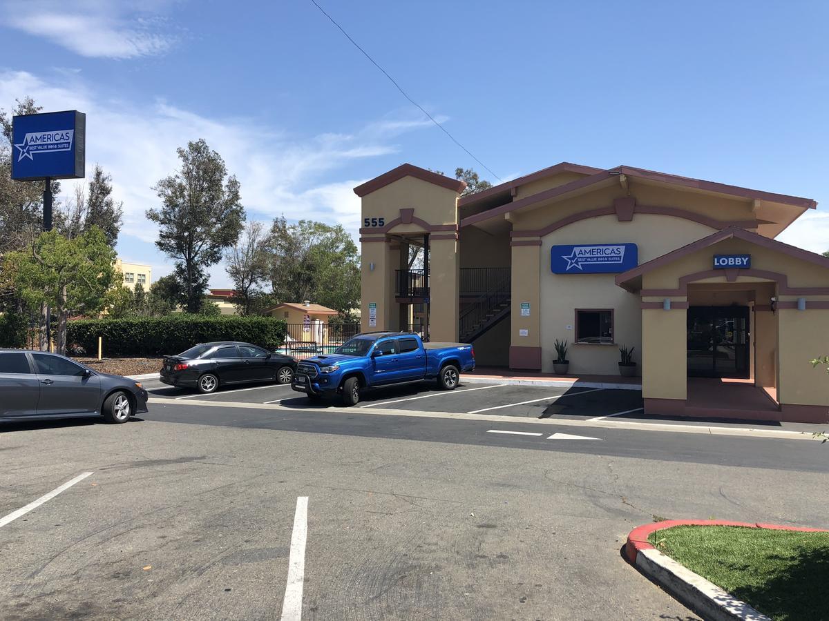 Americas Best Value Inn & Suites Escondido Exteriör bild