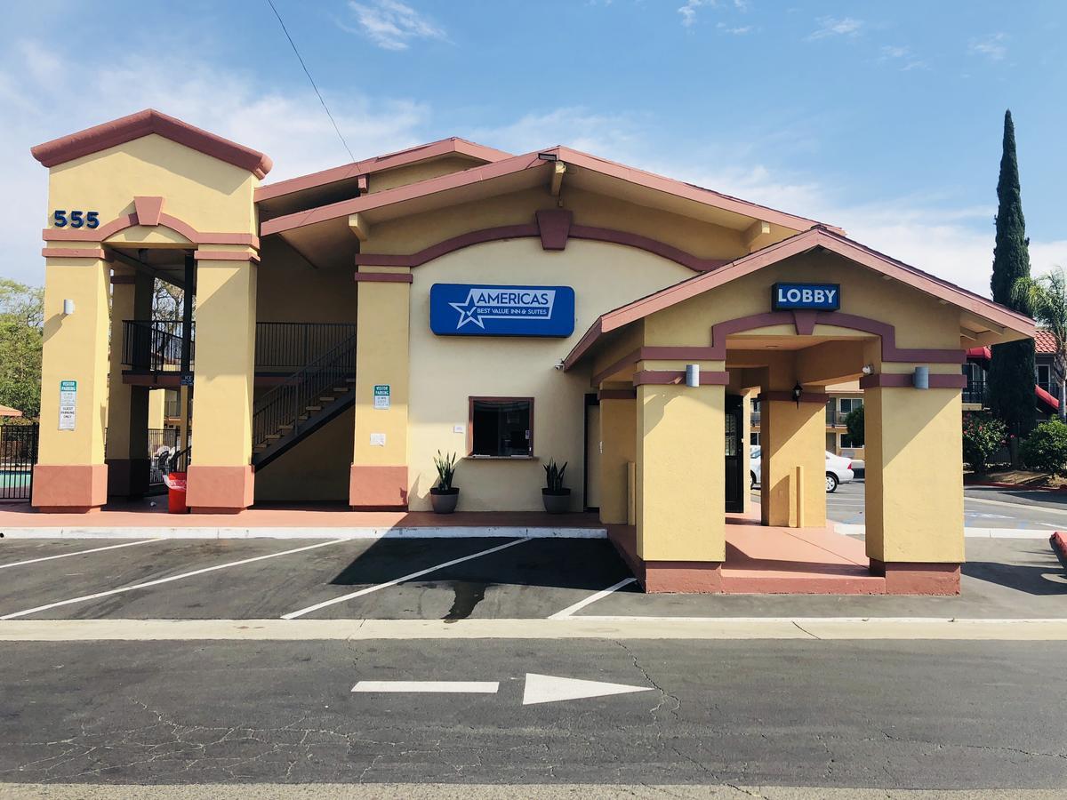 Americas Best Value Inn & Suites Escondido Exteriör bild