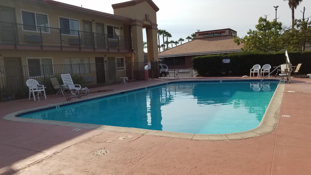 Americas Best Value Inn & Suites Escondido Exteriör bild
