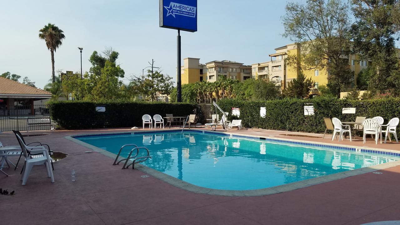 Americas Best Value Inn & Suites Escondido Exteriör bild