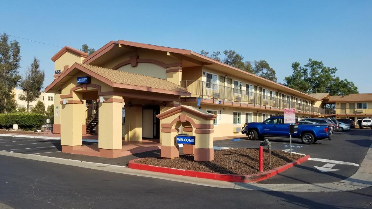 Americas Best Value Inn & Suites Escondido Exteriör bild