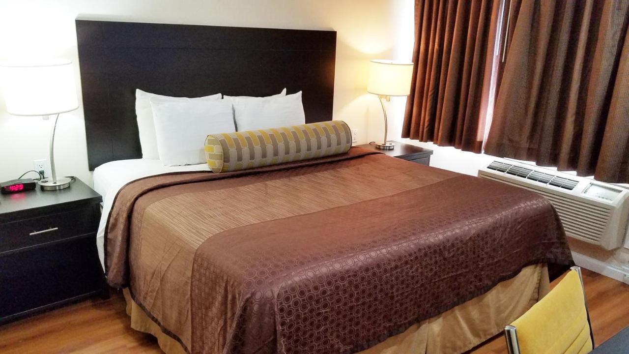Americas Best Value Inn & Suites Escondido Exteriör bild