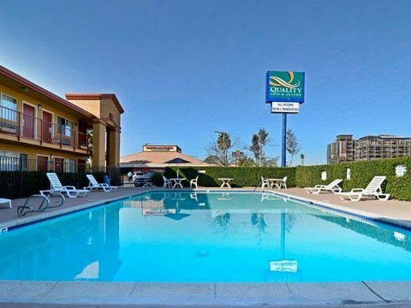 Americas Best Value Inn & Suites Escondido Exteriör bild
